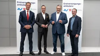 Gruppenfoto anlässlich der Eröffnung der Erstversorgungsambulanz Gruppenfoto anlässlich der Eröffnung der Erstversorgungsambulanz