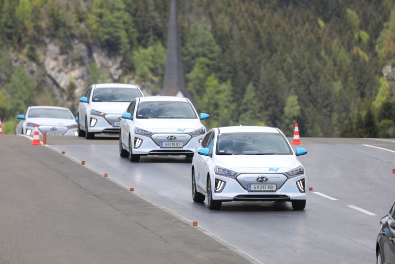E-Autos des AUVA-Fuhrpark beim Fahrsicherheitstraining