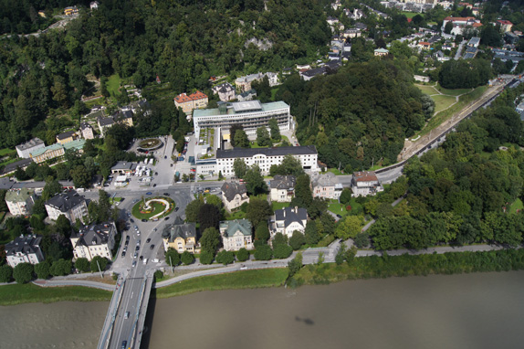Luftaufnahme des AUVA-Unfallkrankenhauses Salzburg