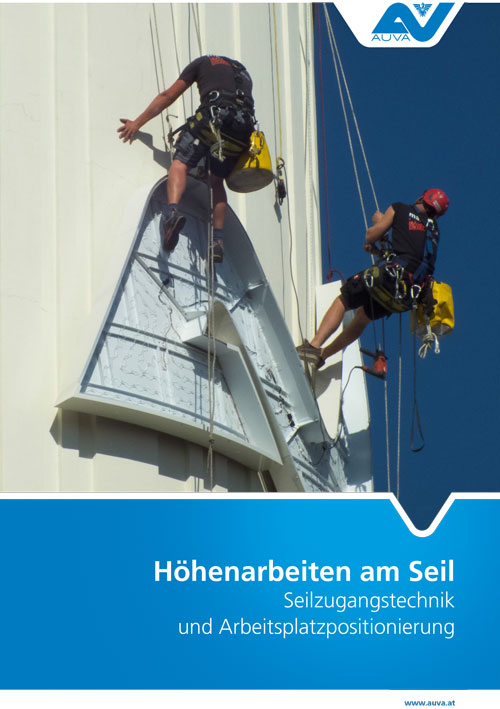 Titelbild der Broschüre; Zwei Männer am Seil bei Höhenarbeiten an einer Fassade